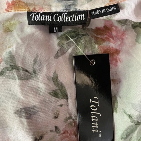 NEW Tolani Collection Womens Julie Blouse Sz Medium Neck Tie Sand Floral Button - Picture 6 of 6